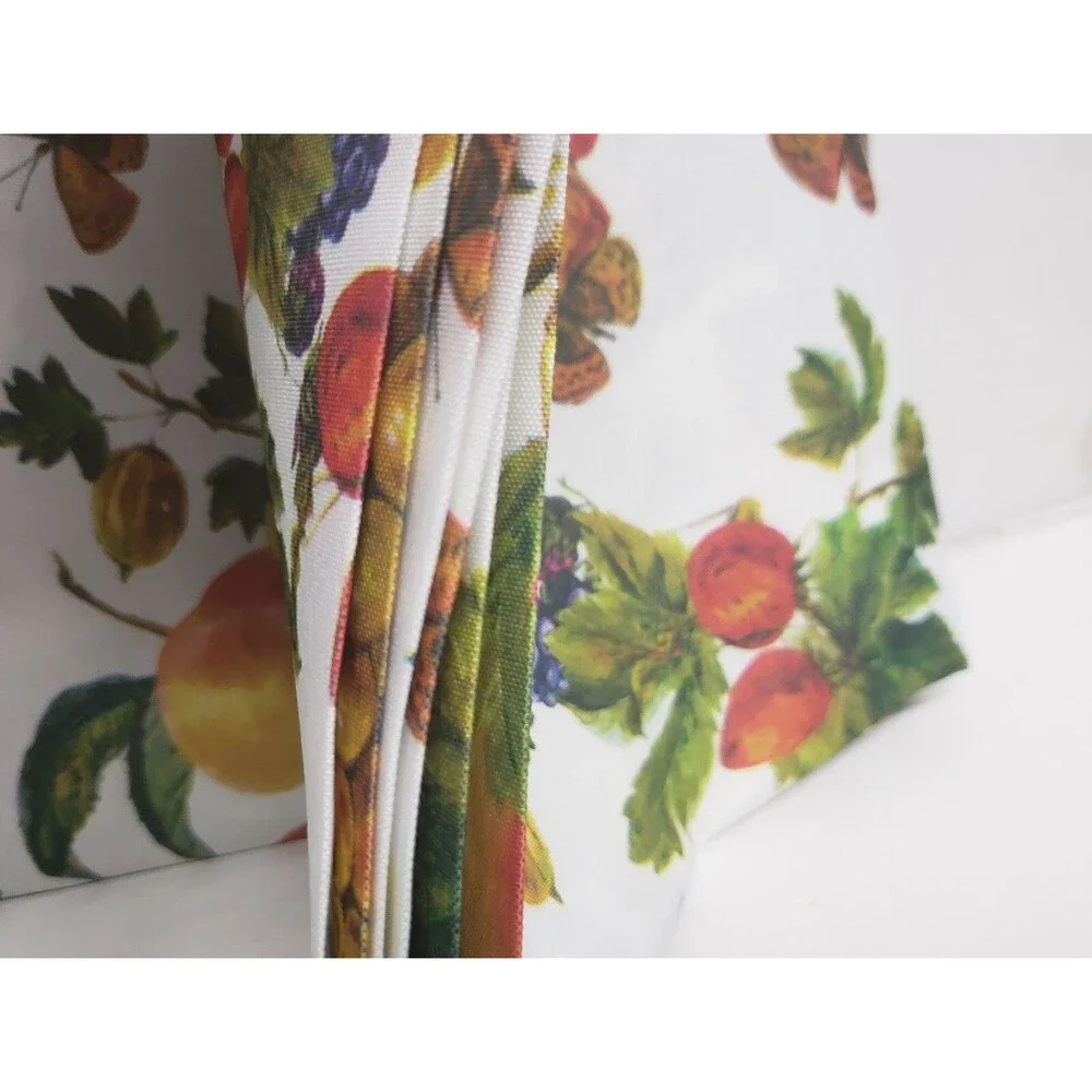 1 Printed Fabric Tablecloth,52